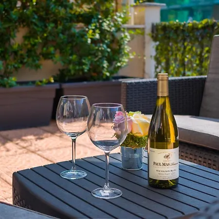 Bright Terrace In Eleganza E Relax