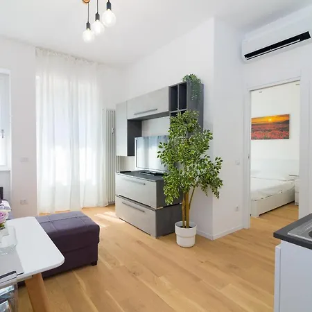 Bright Terrace In Eleganza E Relax Apartment Milan